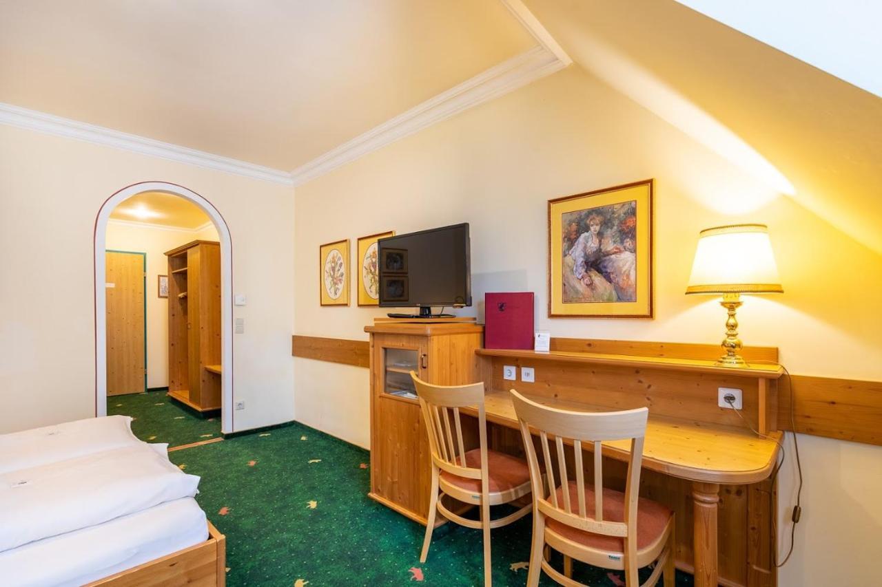 Hotel Zum Schwarzen Bären 4*